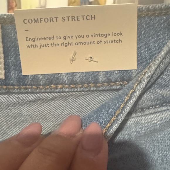 Women’s size 4 Universal Thread Jeans - Picture 4 of 7